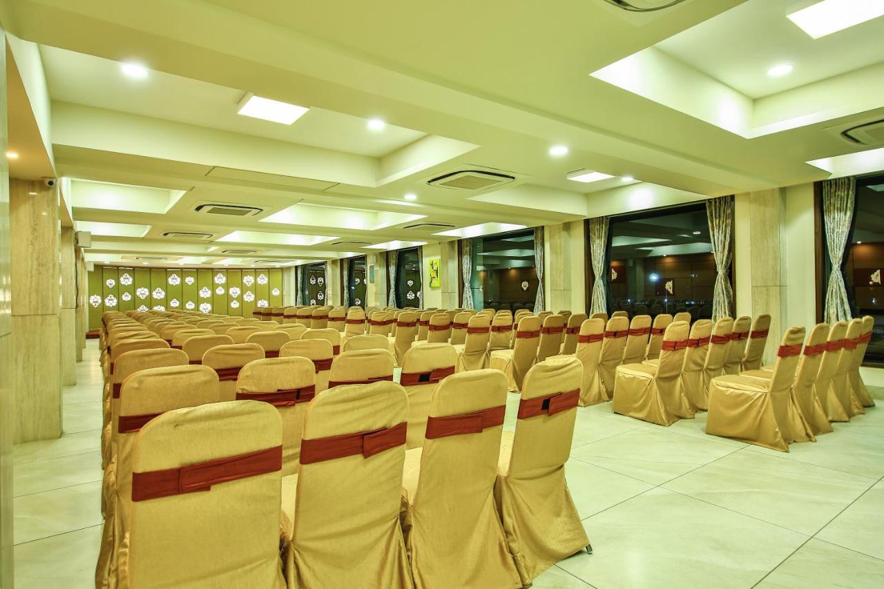 Fabhotel Flora Vastral Ahmadábád Kültér fotó