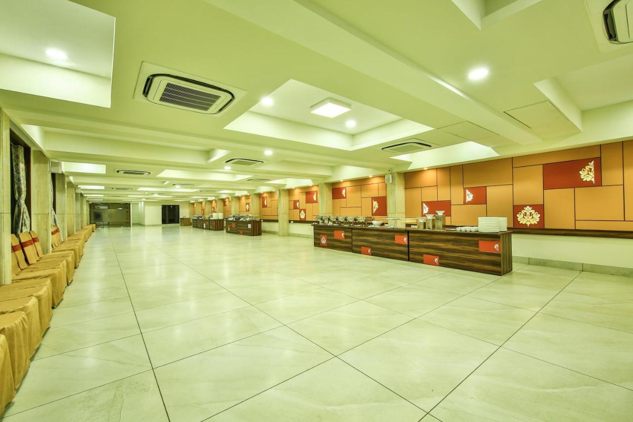 Fabhotel Flora Vastral Ahmadábád Kültér fotó