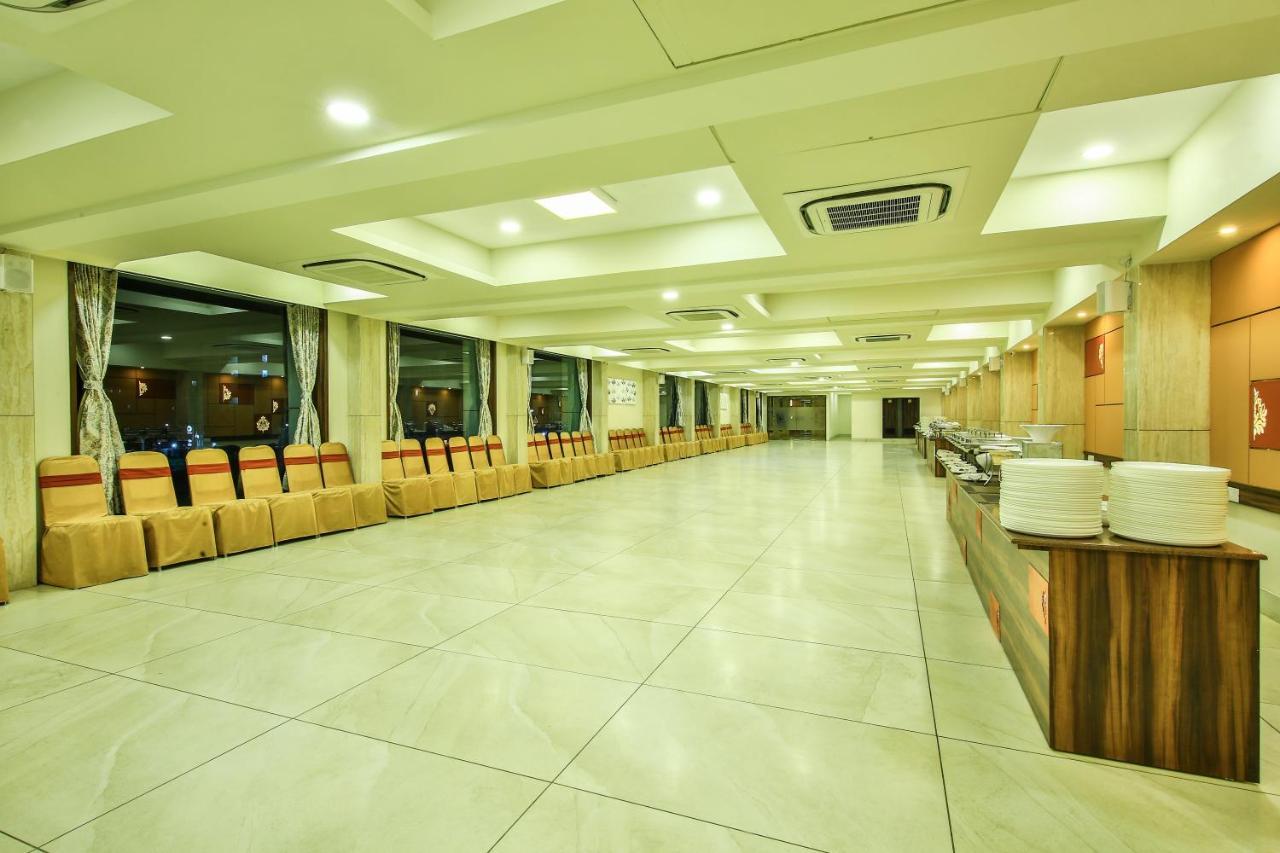 Fabhotel Flora Vastral Ahmadábád Kültér fotó