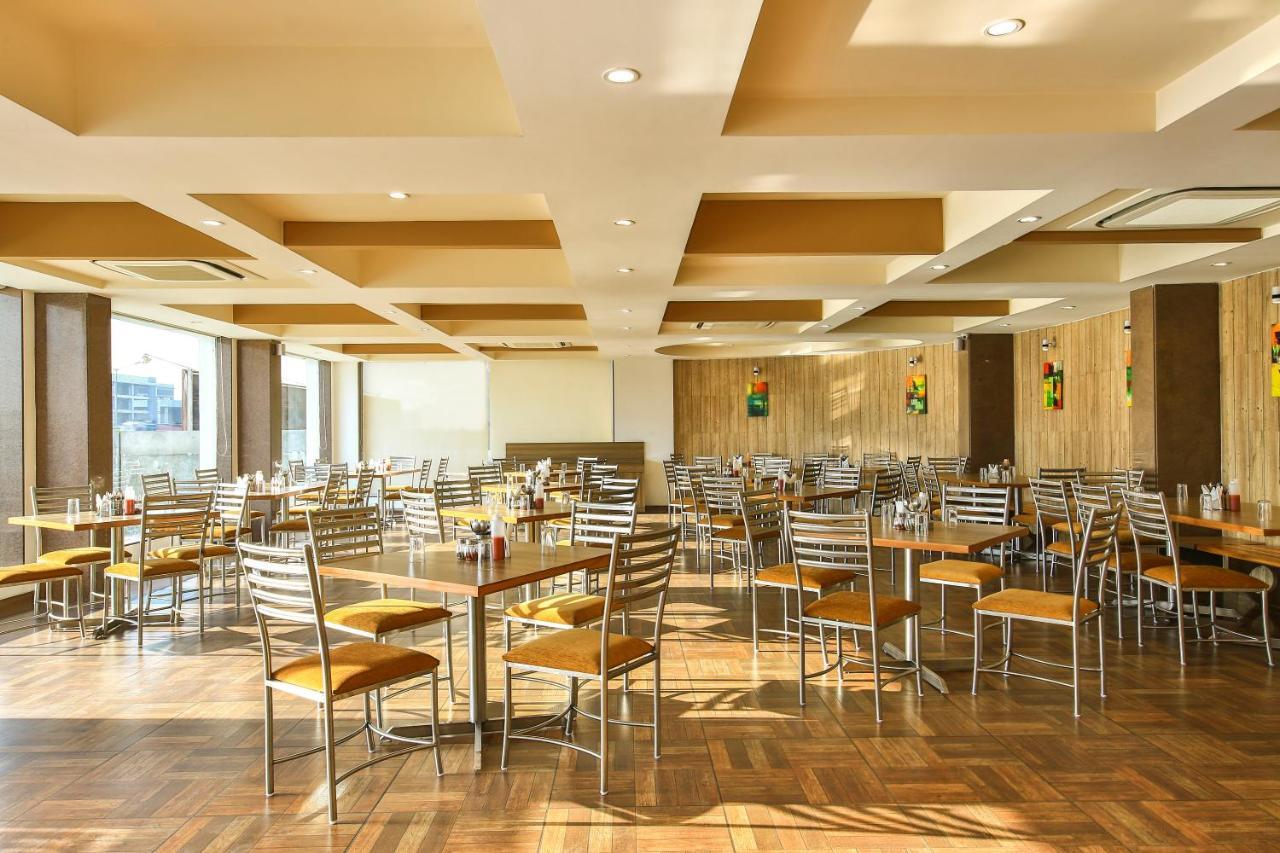Fabhotel Flora Vastral Ahmadábád Kültér fotó