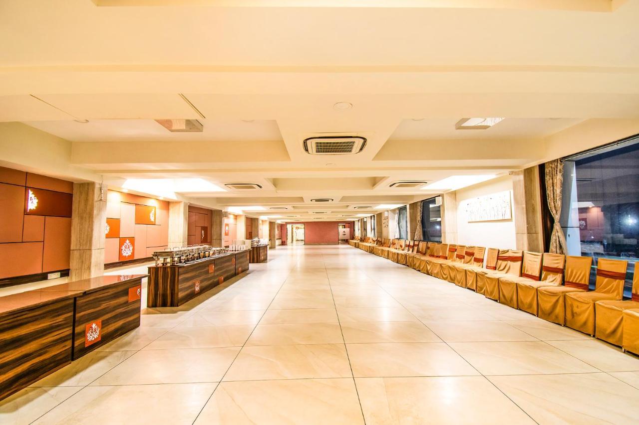Fabhotel Flora Vastral Ahmadábád Kültér fotó